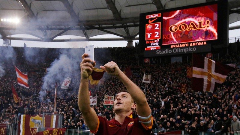 Totti takes a selfie to celebrate goal