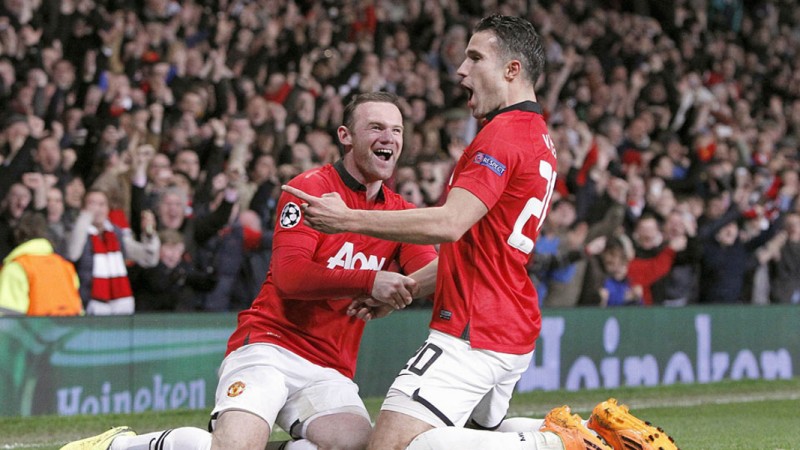 Van Persie hat-trick fires United into quarter-finals